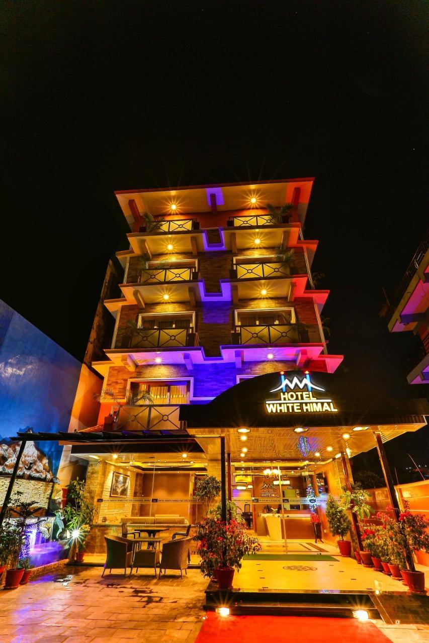 Hotel White Himal Покхара Екстер'єр фото
