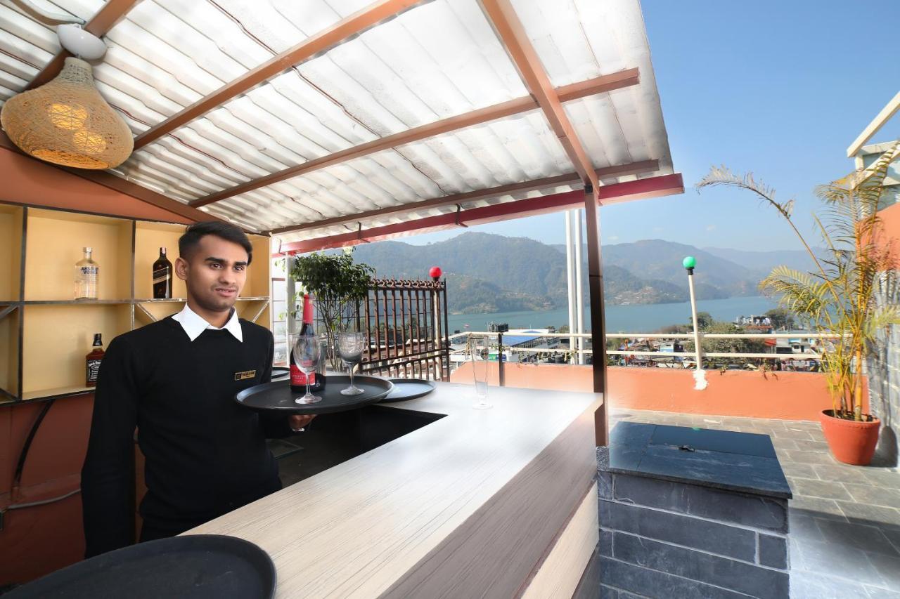Hotel White Himal Покхара Екстер'єр фото